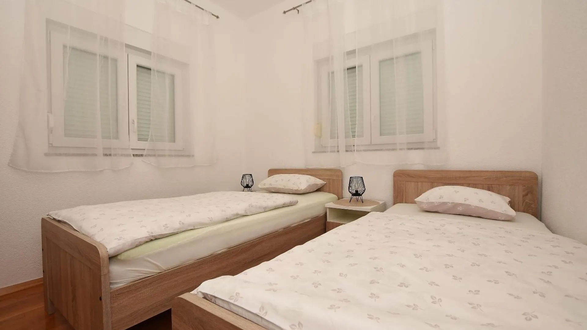 Apartment Tomislav Sukošan 0*,